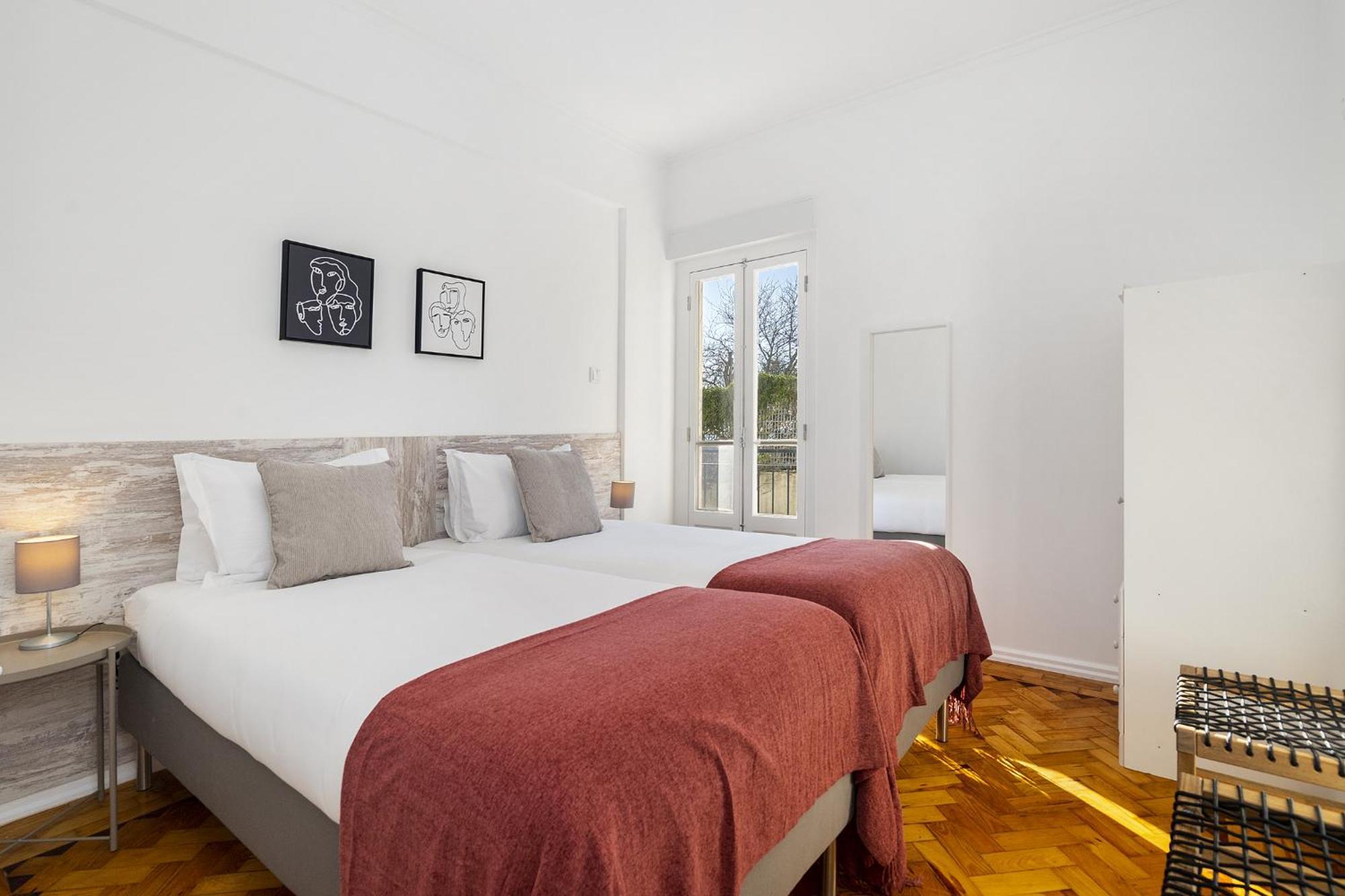 Whome Peaceful Alges Family Home Away From City Noise Екстериор снимка
